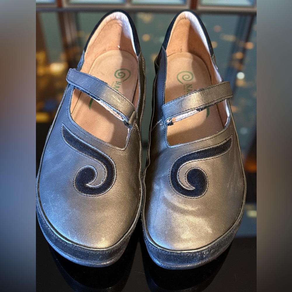 Naot EUC Sz 41 9.5 Matai Swirl Bronze Metallic Leather Mary Jane Flats (SH052) - Picture 2 of 9